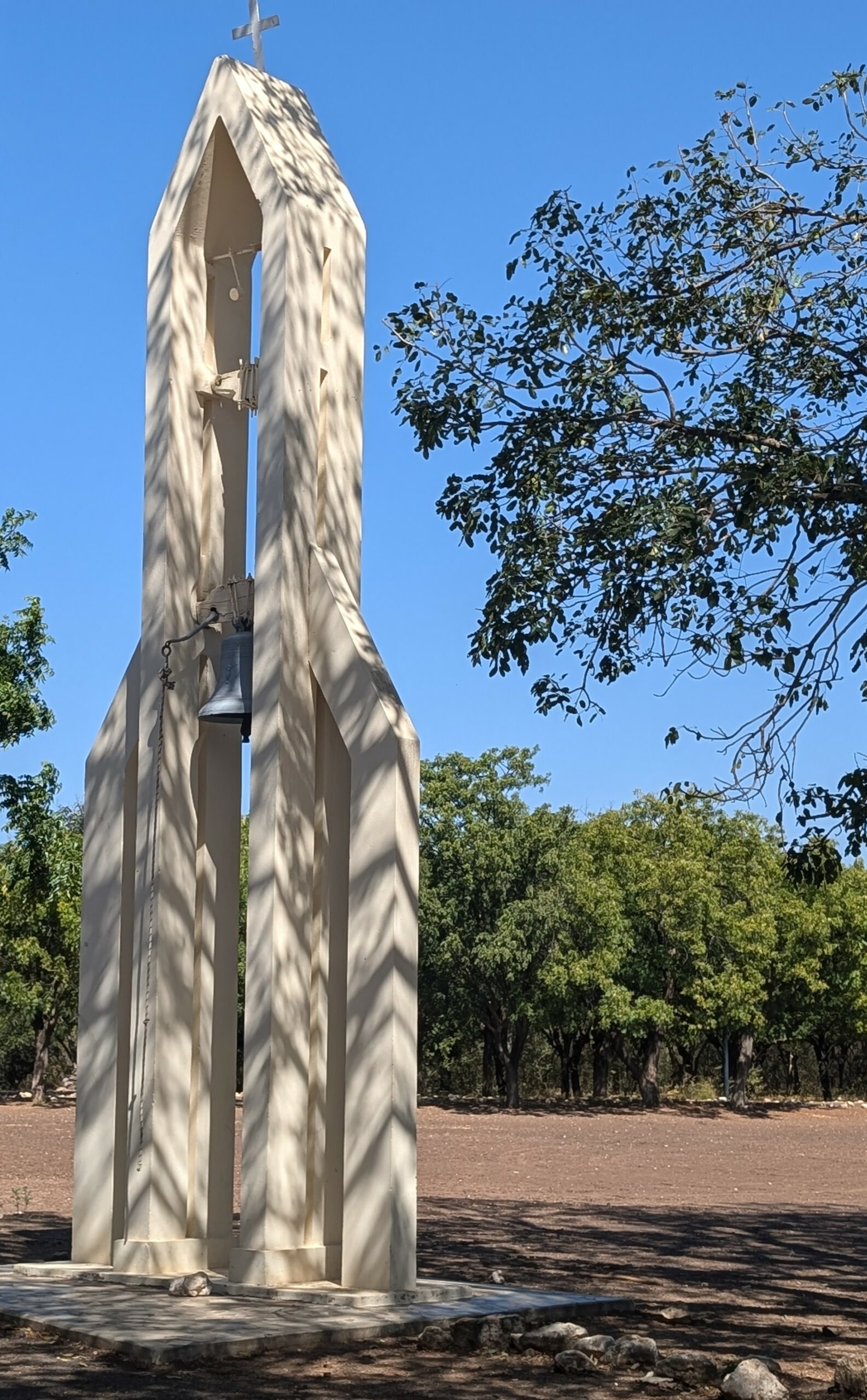 Petit Séminaire de Ngazobil 2025, cloché de l'entrée